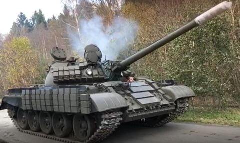 Nakládka tanků T-55 pro zahraničního zákazníka